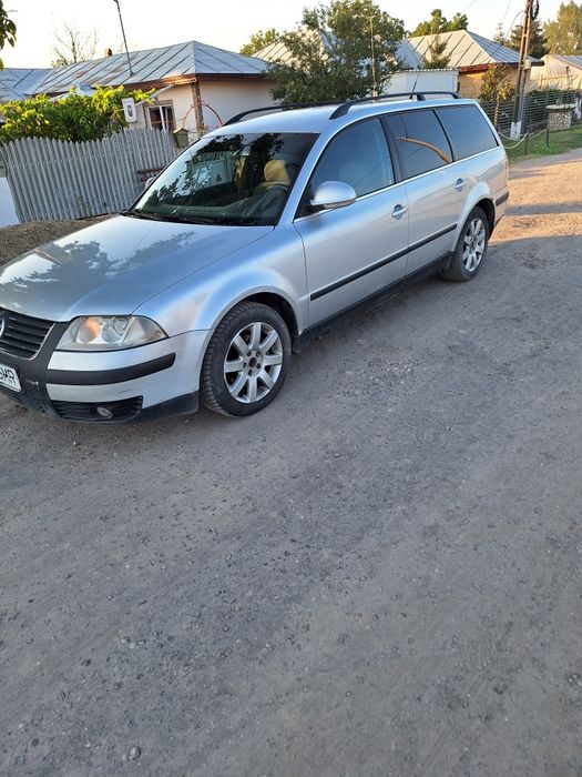 Vând Volkswagen Passat