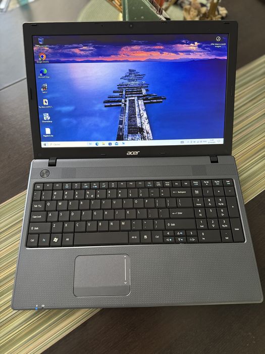 Laptop Acer TravelMate Intel, 6Gb Ram, 256 SSD, Windows 10 Pro.