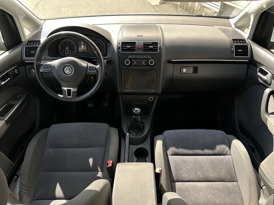 Volkswagen Touran 2.0 Tdi Highline 2011