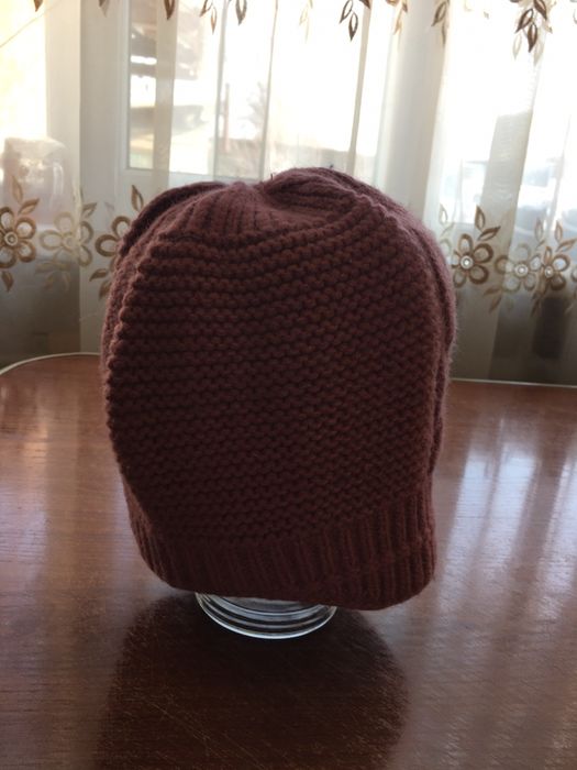 Продам женские шапки