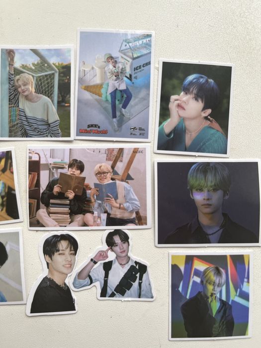 наклейки stray kids