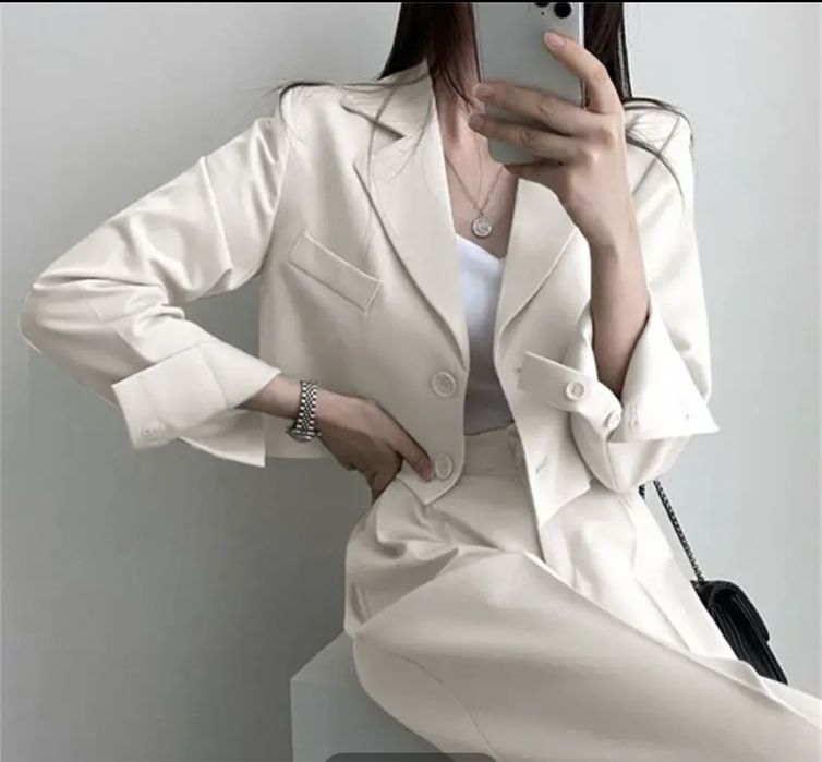 Продам костюм