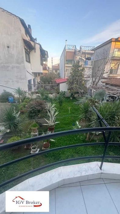 Тристаен апартамент в Неа Перамос, Гърция