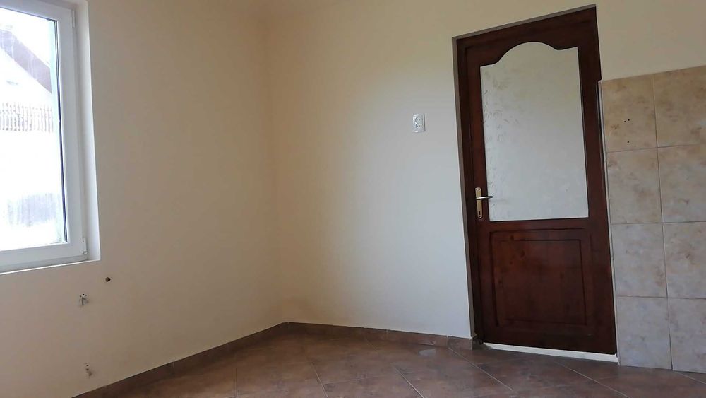 Vand sau schimb imobil P+M 3 cam 50 mp renovat 2025 la 3 km de spital