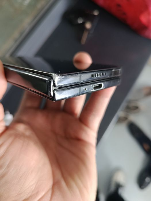 Срочно продам Самсунг Z Fold5