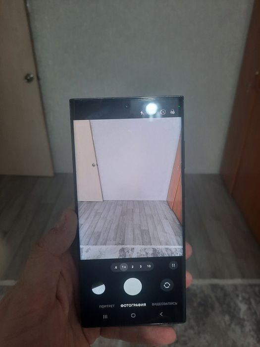 Продам Samsung Galaxy s23 ultra.