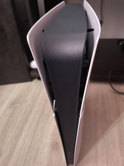 PS5 (2 luni de utilizare)