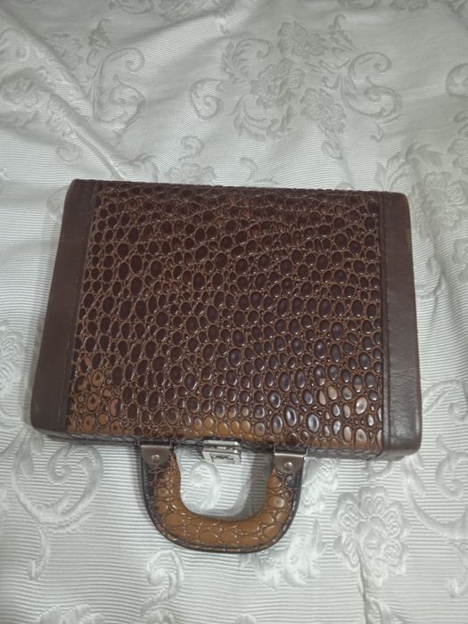 Продам сумку кейс, в хорошем состоянии