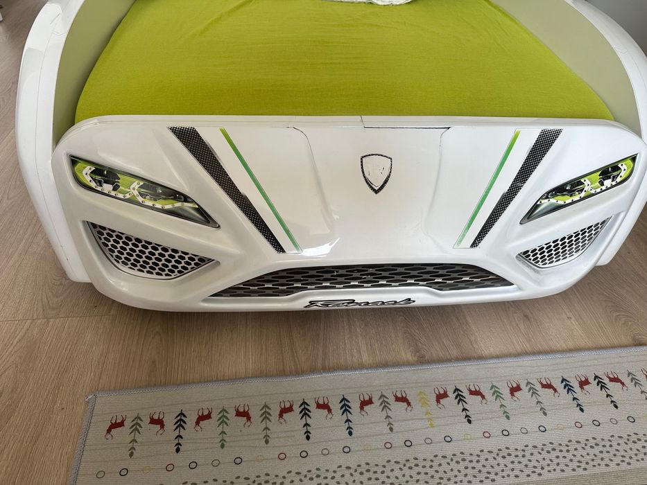 Продам детскую кровать авто