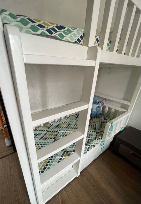 двухъярусная кровать