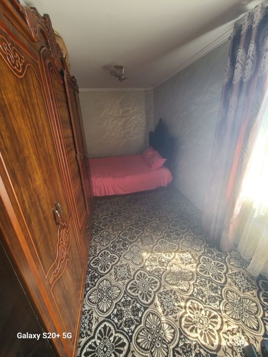 Kvartira sotiladi. Продаётся квартира.