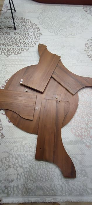 Круглый стол диаметром 90