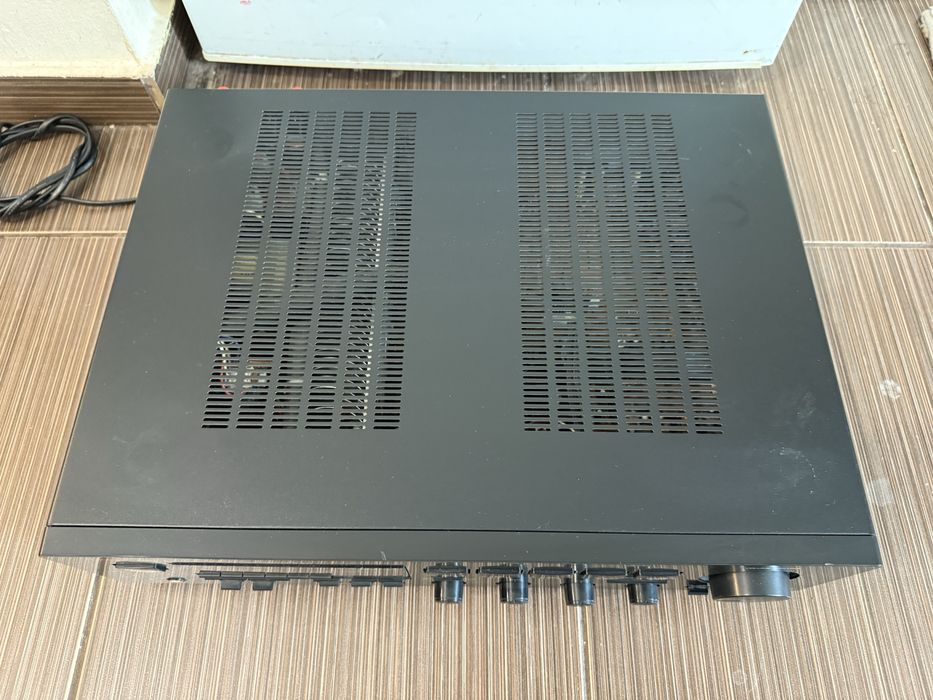 Luxman L-341 Стерео ресивър