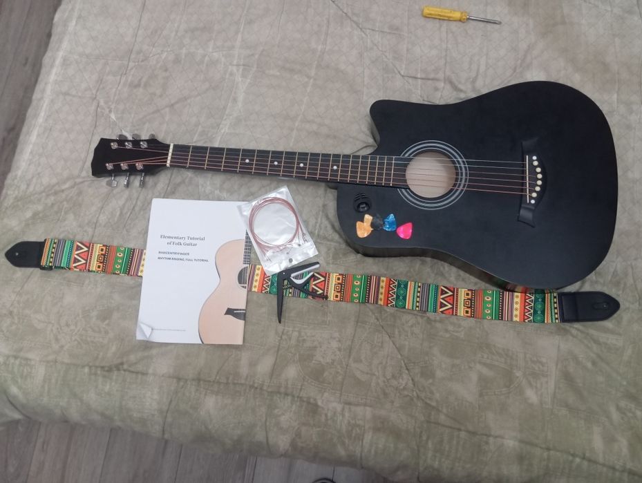 Гитара акустическая