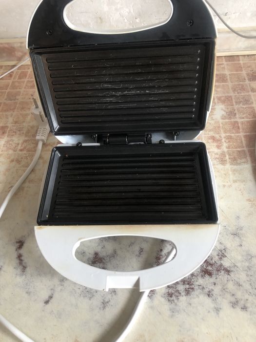 Продам сэндвичницу