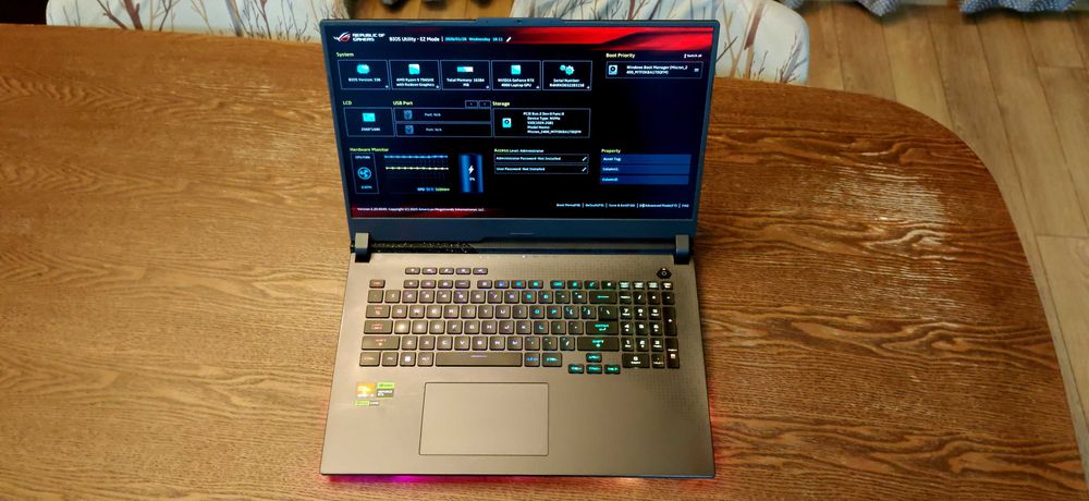 ASUS ROG STRIX G17 , AMD Ryzen 9 7945HX, GeForce RTX 4060