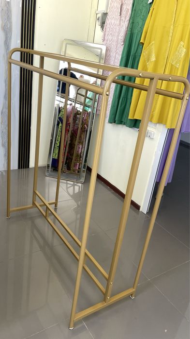 Стойка для одежды