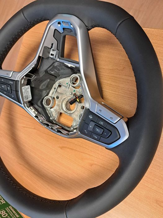VW volan cu comenzi ca nou