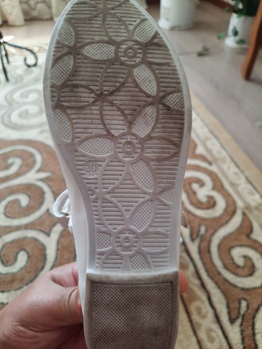 Продаётся детское туфли