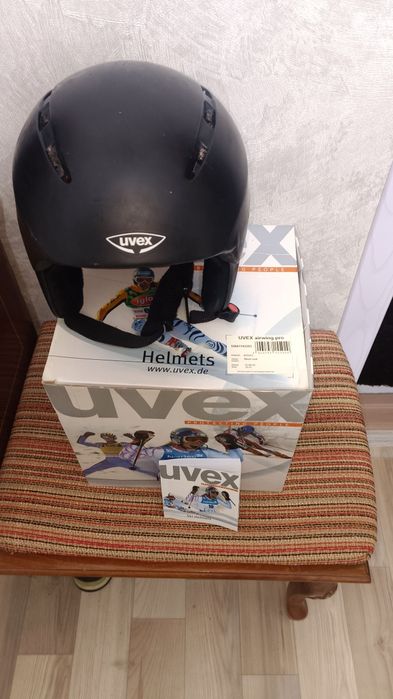 Комплект,для занятий горно лыжным спортом .