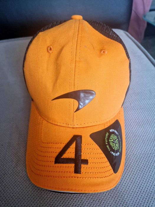 Шапка с козирка на Макларън