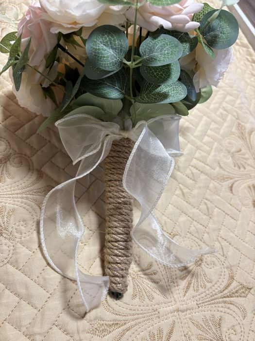 Букети от изкуствени цветя – подходящи за сватба