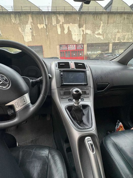 Тойоти аурис ,Toyota Auris на части