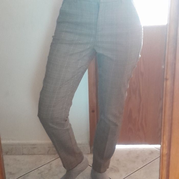 Pantaloni conici carouri Reserved