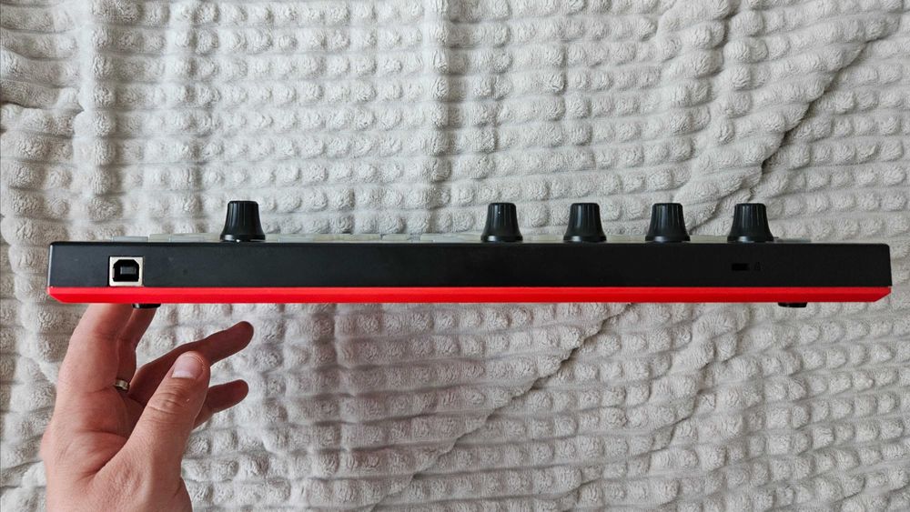 Controller Midi Akai Professional Fire pentru FL Studio