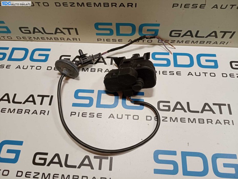 Motoras Actuator Actionare Incuietoare Blocare Deblocare Usita Capac cu Buson Rezervor Skoda Superb 2 2008 - 2015 Cod 3T0810773 [M6499]