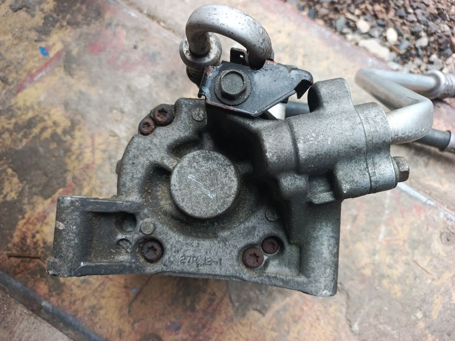 Компрессор кондиционера Nissan Bluebird Sylphy