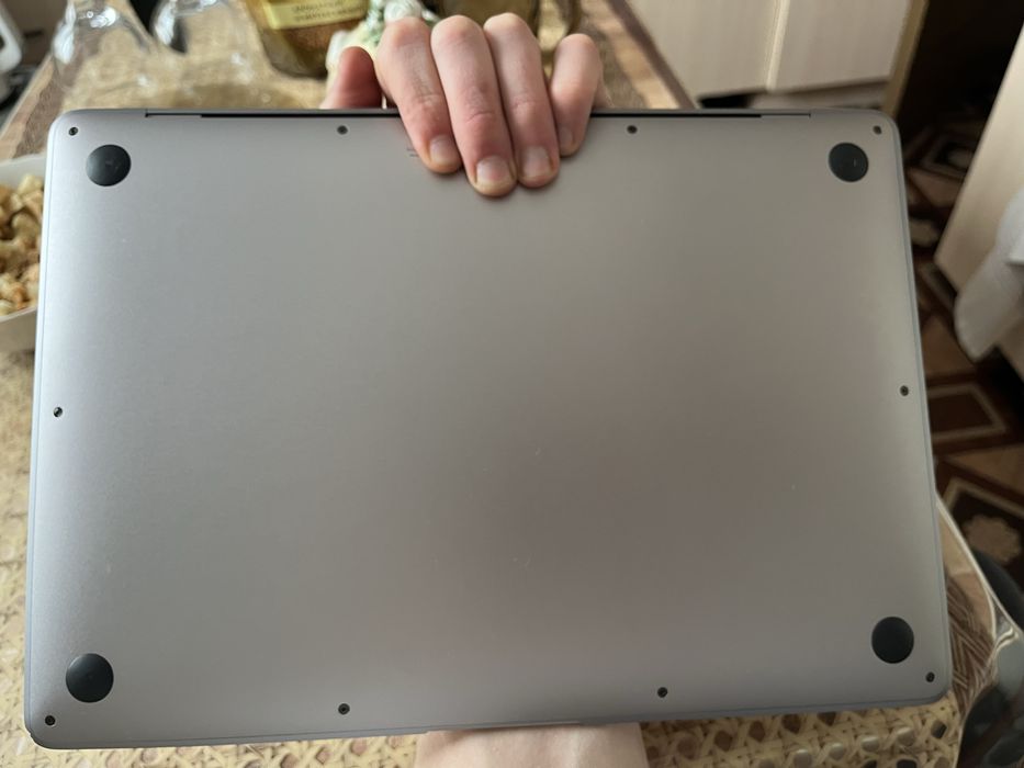 Продам Macbook air 13
