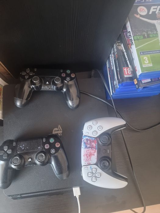 Vand PlayStation 4 slim