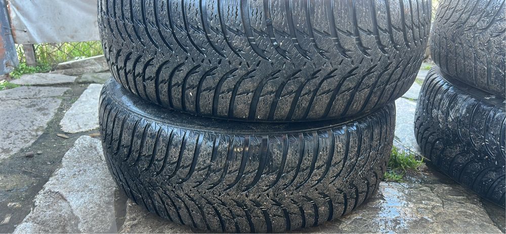 Продавам зимни гуми 195/65 15 цола