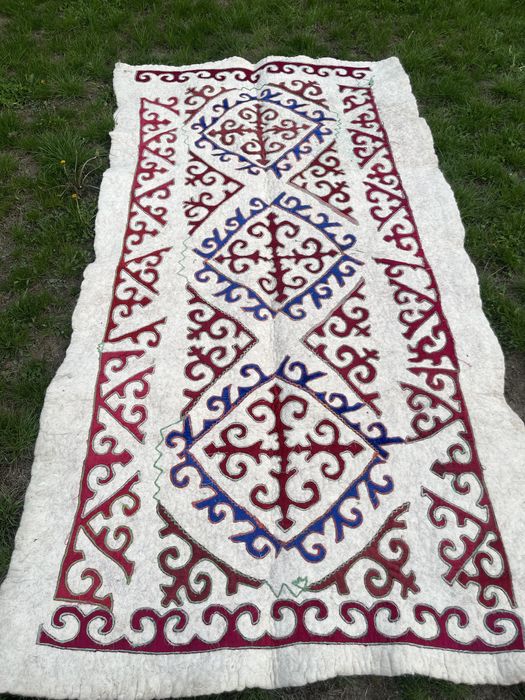 Киіз табиғи қой жүнінен