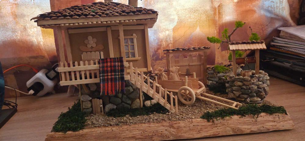 Продавам макет на възрожденска къща