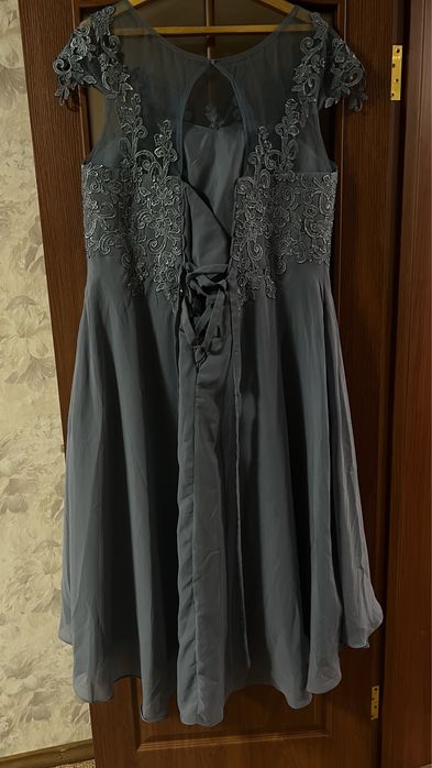 Продам вечернее платье 54 размер