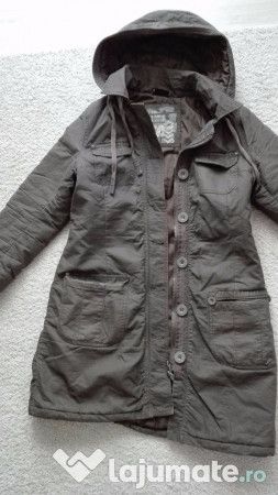 Vand Geaca PARKA haina de  dama trendy/fashion ,produs nou,