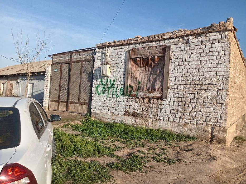 Hovli sotiladi srochni magzon mfy