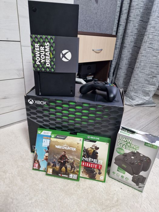 Consolă Xbox Series X 1TB SSD, Controller + Statie Încărcare