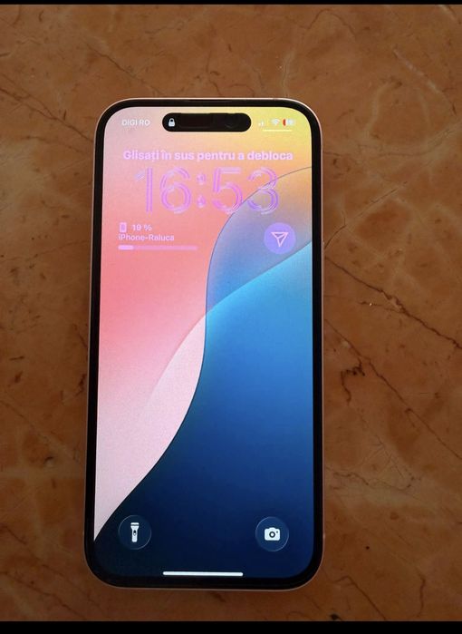 Vând iPhone 15 in stare perfecta
