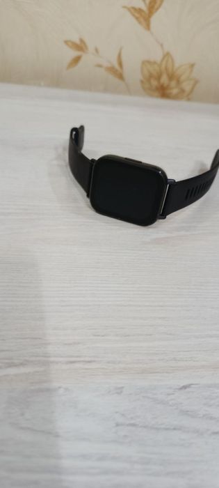 Часы от редми зарядка есть каропки нету