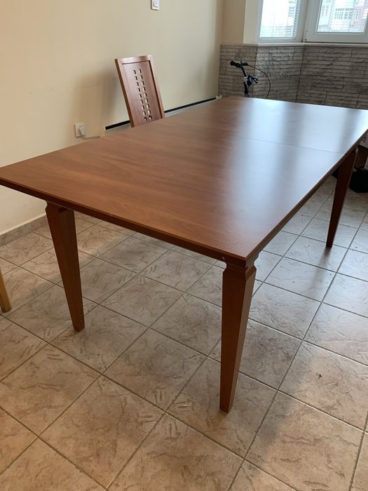 Разтегателна трапезна маса