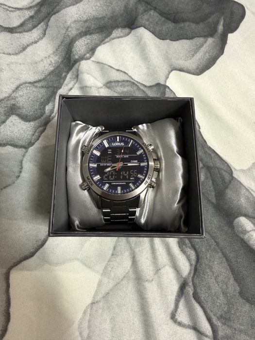 Мъжки часовник Lorus "КАТО НОВ"