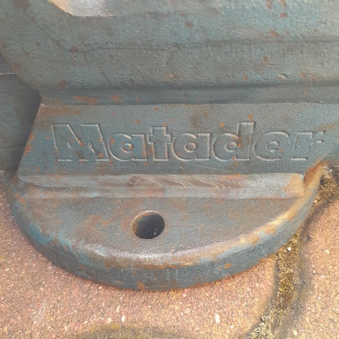 Vand menghina Matador