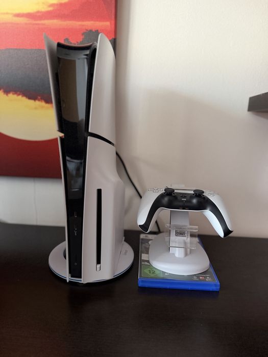 Vand PS5 digital + disk, 1TB + statie de incarcare