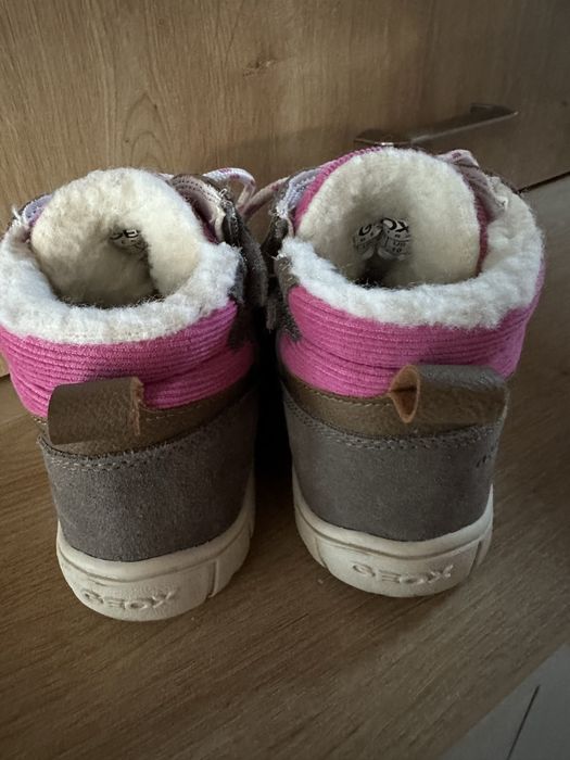 Ботушки за момиче 27 размер