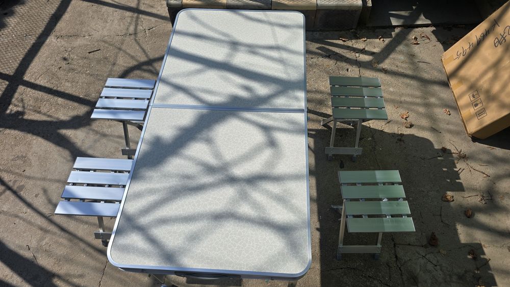 Складной стол и 4 стулья для кемпинга