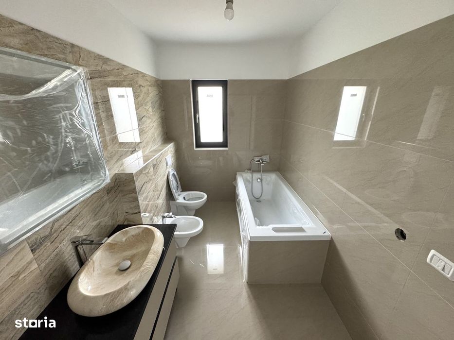 600 mp teren!PLACA si peste etaj!Dressing!Casa 4 camere,Bucium-Barnova