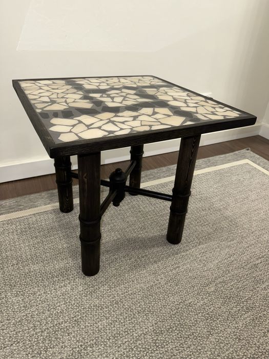 Продам оригинальный журнальный столик